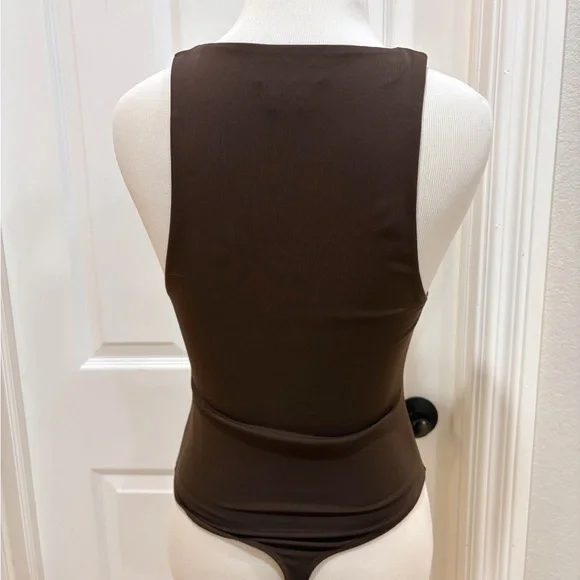 Aritzia Babaton Sleek Brown Sleeveless Bodysuit Medium - Picture 5 of 9